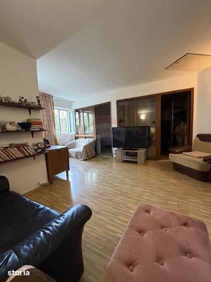 Apartament cu 4 camere în Brazda lui Novac