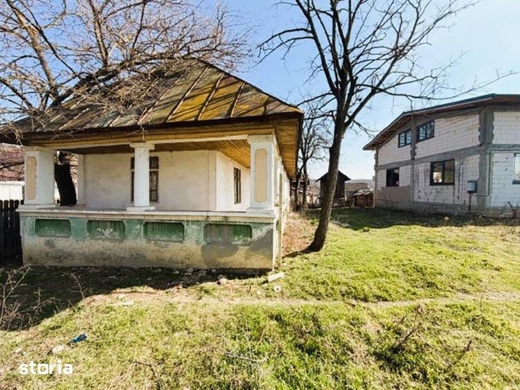 Casă cu 5 camere cu Teren 1490 Mp în Curtișoara