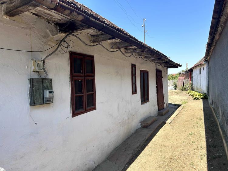 Casă cu 4 camere în Central