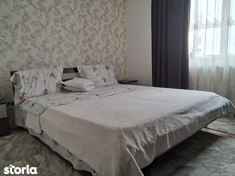 Apartament cu 4 camere decomandat în Central
