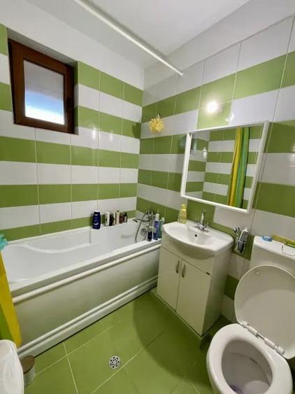 Apartament cu 3 camere decomandat în Câmpului