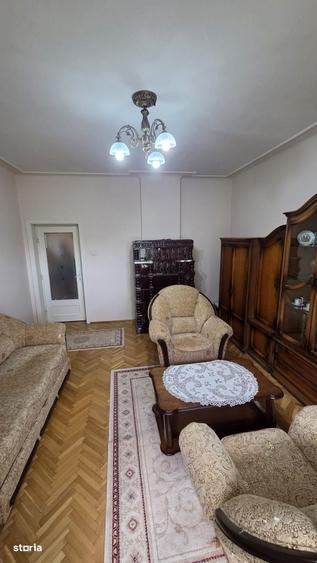 Casă cu 3 camere în Bercu Roșu