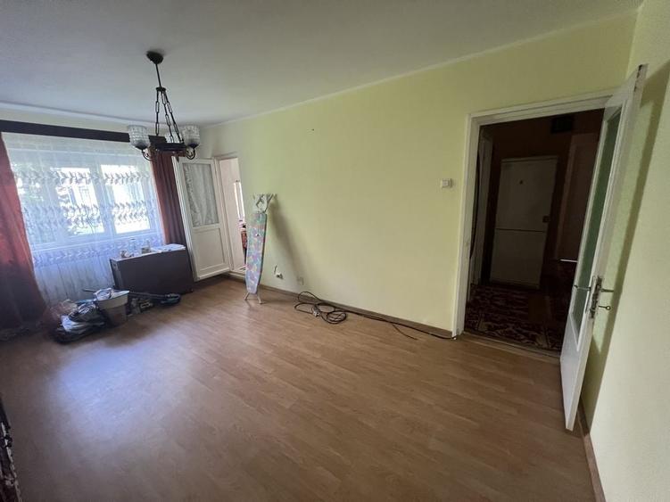 Apartament cu 2 camere decomandat în Mazepa 1
