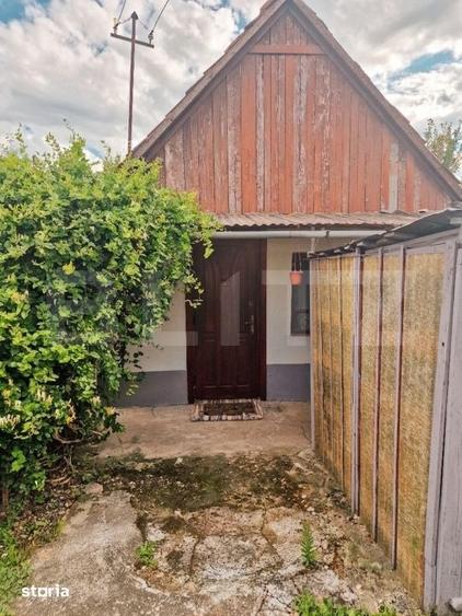 Casă cu 2 camere cu Teren 8290 Mp în Central