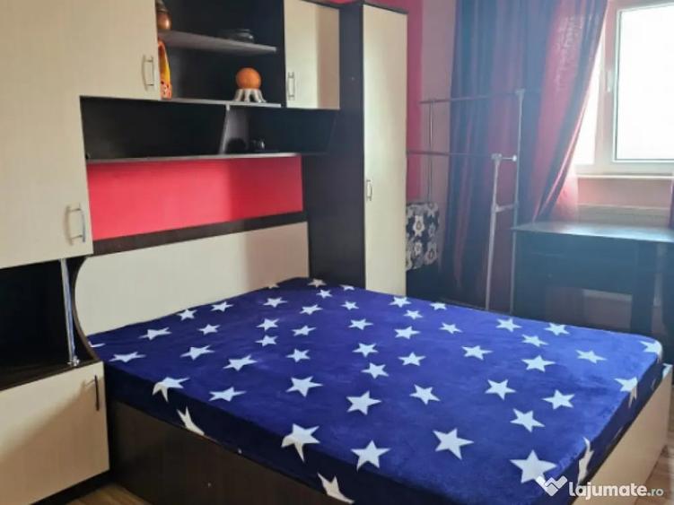 Casă cu 8 camere cu Teren 166 Mp în Central