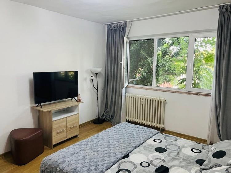 Garsonieră decomandată, mobilată în Complex Studențesc