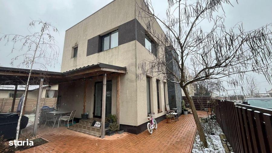 Casă cu 4 camere cu Teren 300 Mp în Crevedia