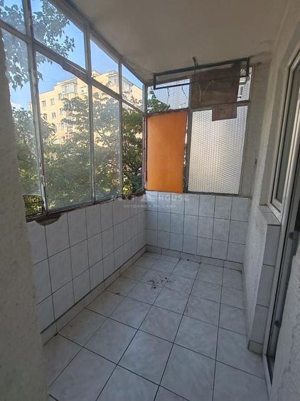 Apartament cu 3 camere decomandat în Rahova