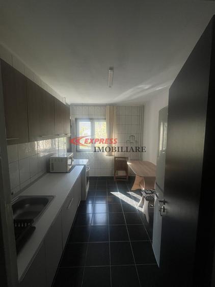 Apartament cu 3 camere decomandat, mobilat în Dristor