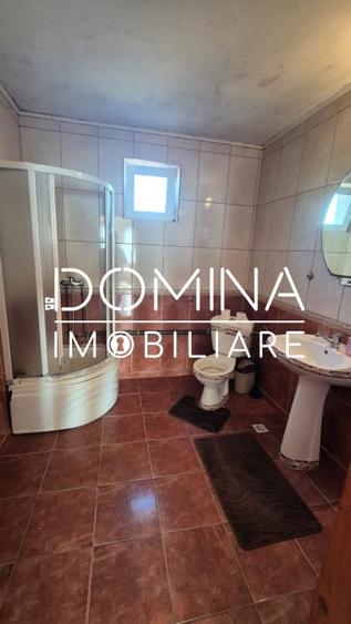 Casă individuală cu 7 camere cu Teren 1036 Mp în Vest