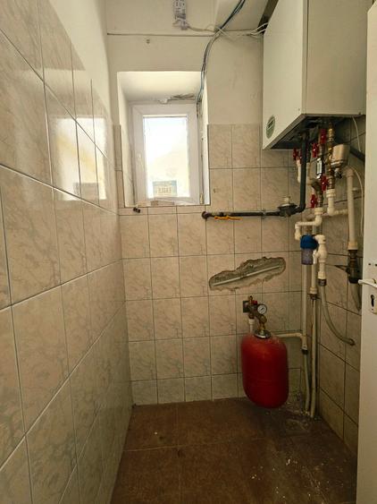 Casă individuală cu 12 camere cu Canalizare în Casa de Cultură