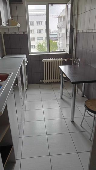Apartament cu 3 camere în Dristor