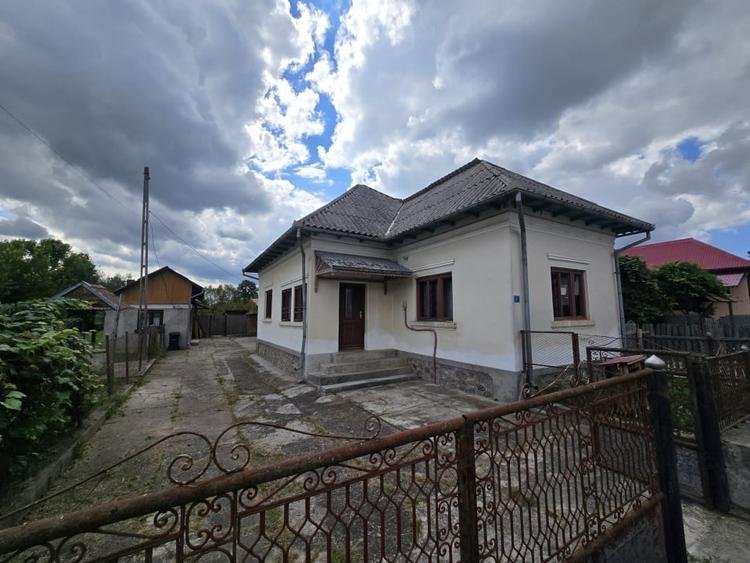 Casă individuală cu 5 camere cu Teren 1615 Mp în Pietroșani