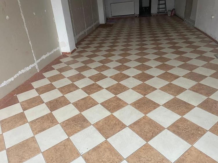 Spațiu comercial, de 80 mp, în Corod