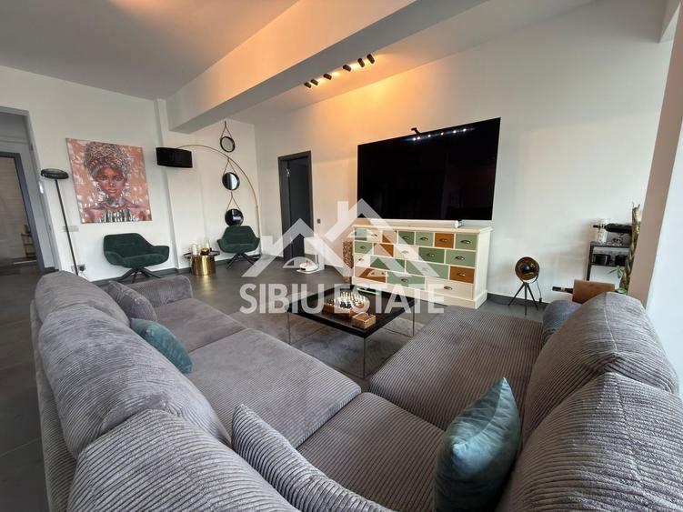 Penthouse cu 3 camere decomandat, mobilat în Șelimbăr