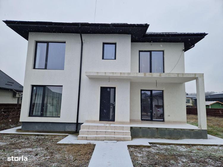 Casă cu 4 camere cu Teren 735 Mp în Miroslava