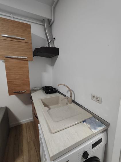 Garsonieră decomandată, mobilată în Delfinariu