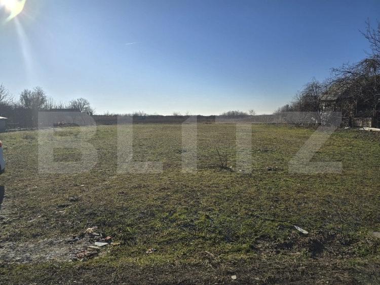 Teren Construcții extravilan de 4800 mp, în Lazuri