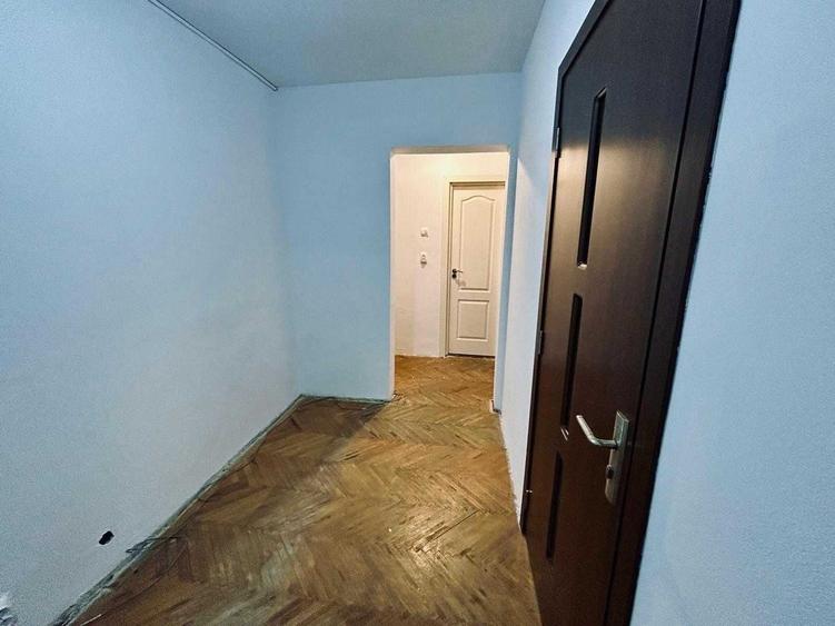 Apartament cu 4 camere decomandat în Aurel Vlaicu
