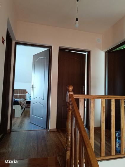 Casă cu 4 camere cu Teren 2500 Mp în Central