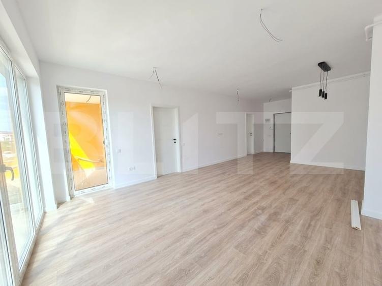 Apartament cu 2 camere semidecomandat, mobilat în Florești