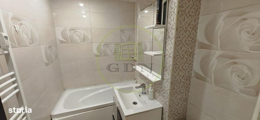Apartament cu 2 camere semidecomandat în Craiovița Nouă