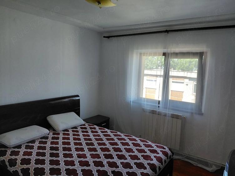 Apartament cu 3 camere decomandat în E3