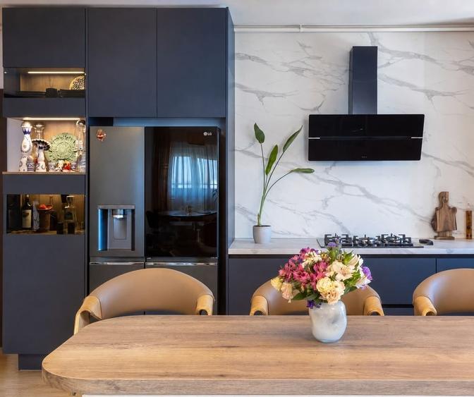 Apartament cu 3 camere decomandat, mobilat în Barbu Văcărescu