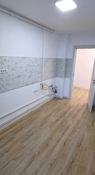 Apartament cu 2 camere decomandat în Trocadero