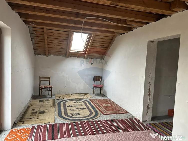 Casă cu 4 camere cu Teren 5000 Mp în Girov