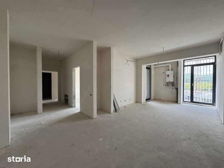 Apartament cu 3 camere semidecomandat în Florești — fotografia 3