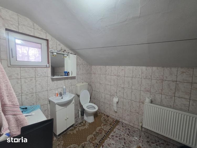 Casă cu 4 camere semidecomandat cu Teren 343 Mp în George Enescu