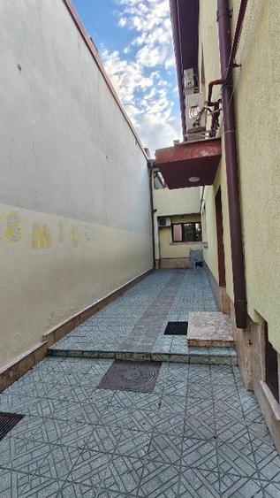 Spațiu comercial, de 220 mp, în P-ța Victoriei