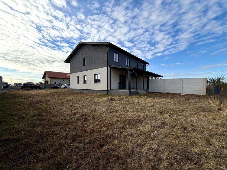 Duplex cu 4 camere cu Teren 389 Mp în Sânandrei