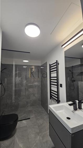 Apartament cu 2 camere semidecomandat, mobilat în Semicentral