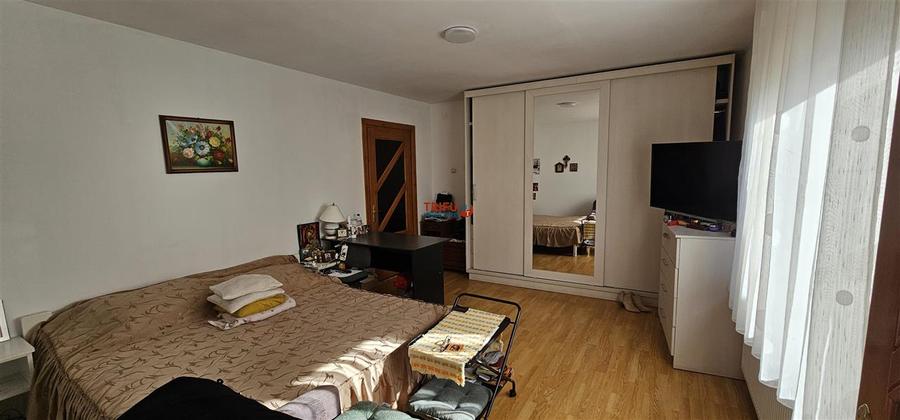 Casă individuală cu 7 camere cu Canalizare în Pianu de Sus