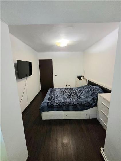 Apartament cu 3 camere decomandat, mobilat în Far