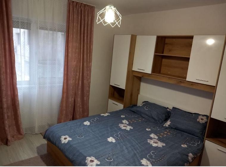 Apartament cu 2 camere decomandat, mobilat în Casa de Cultură