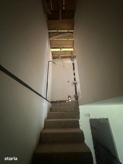 Casă cu 6 camere cu Teren 467 Mp în Crevedia