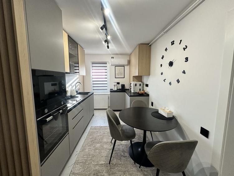 Apartament cu 3 camere decomandat în Central