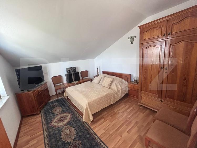Casă individuală cu 7 camere cu Canalizare în Exterior Est