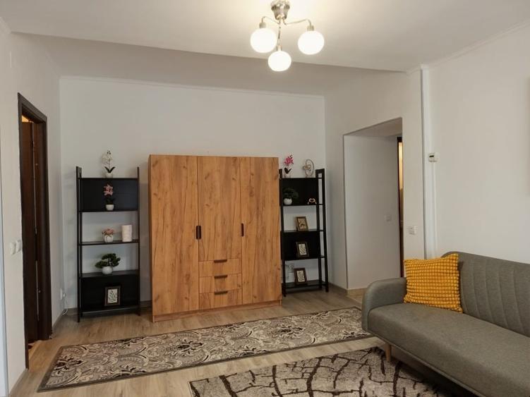 Apartament cu 2 camere decomandat, mobilat în P-ța Romană