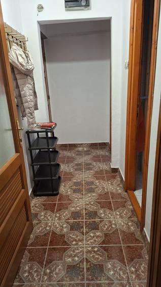 Apartament cu 3 camere semidecomandat în Valea Rosie