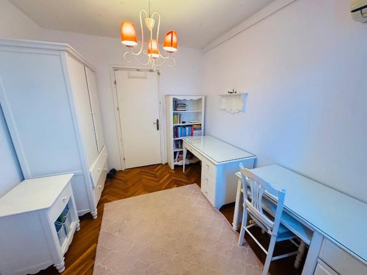 Apartament cu 3 camere decomandat, mobilat în Titan