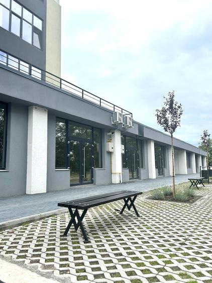 Spațiu comercial, de 82.400001525879 mp, în Central