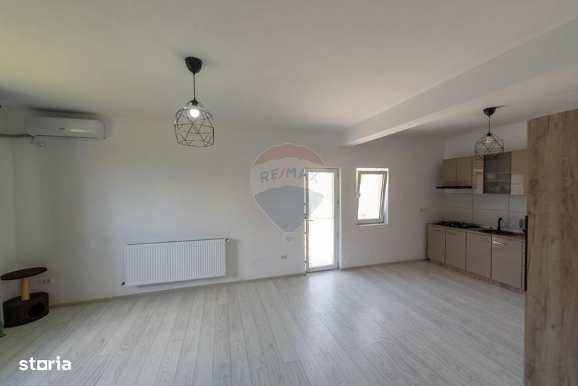 Casă cu 3 camere în Brănești