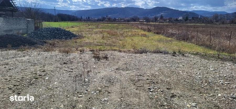Teren de 1200 mp, în Ilia