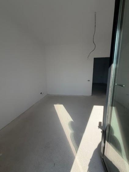 Apartament cu 3 camere decomandat în P-ța Alba Iulia