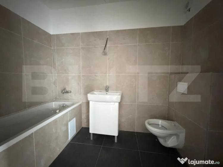 Apartament cu 4 camere semidecomandat în Torontalului