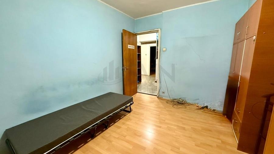 Apartament cu 4 camere decomandat în Colentina